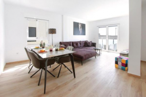 2BD Spacious & Stylish apartment with heated pool